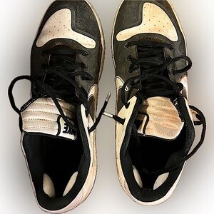 Nike Dragon Turf Shoes | Men’s Size 10.5 | Black & White